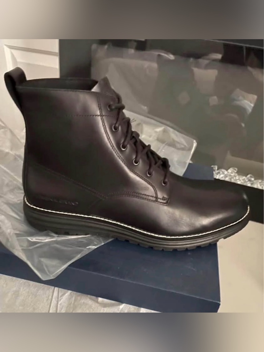 COLE HAAN Size 12
Leather LaceUp Boot
ORIGINAL GRAND BT WP
WP BLACK LEATHER/BOOT